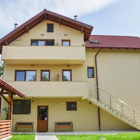 Tomis House Curtea De Arges Exterior photo