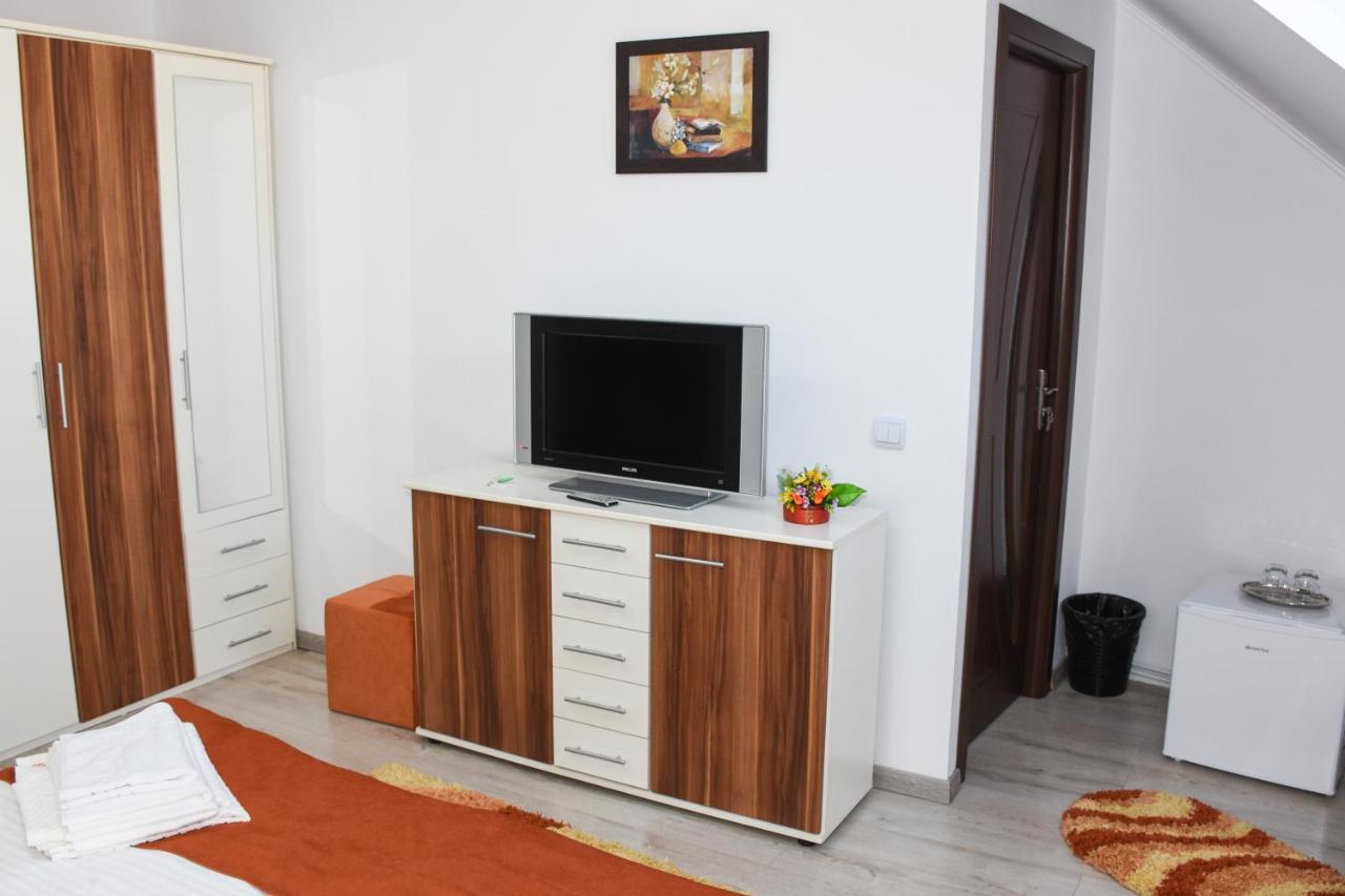 Tomis House Curtea De Arges Exterior photo