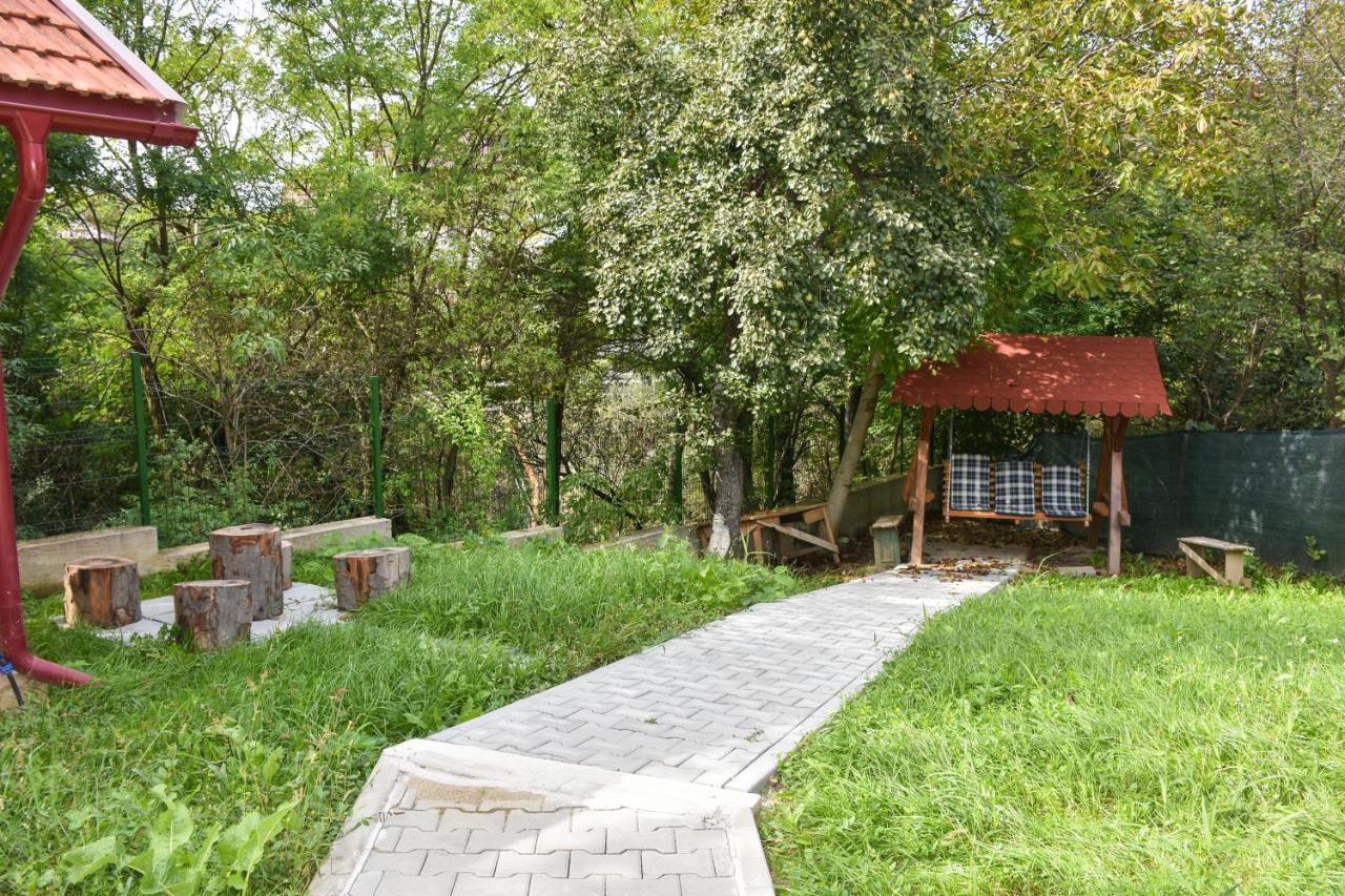 Tomis House Curtea De Arges Exterior photo